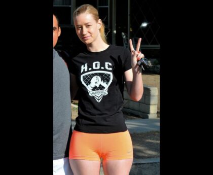 Most Incredible Celebrity Camel Toes (12 pics) – Camel Toe Kingdom